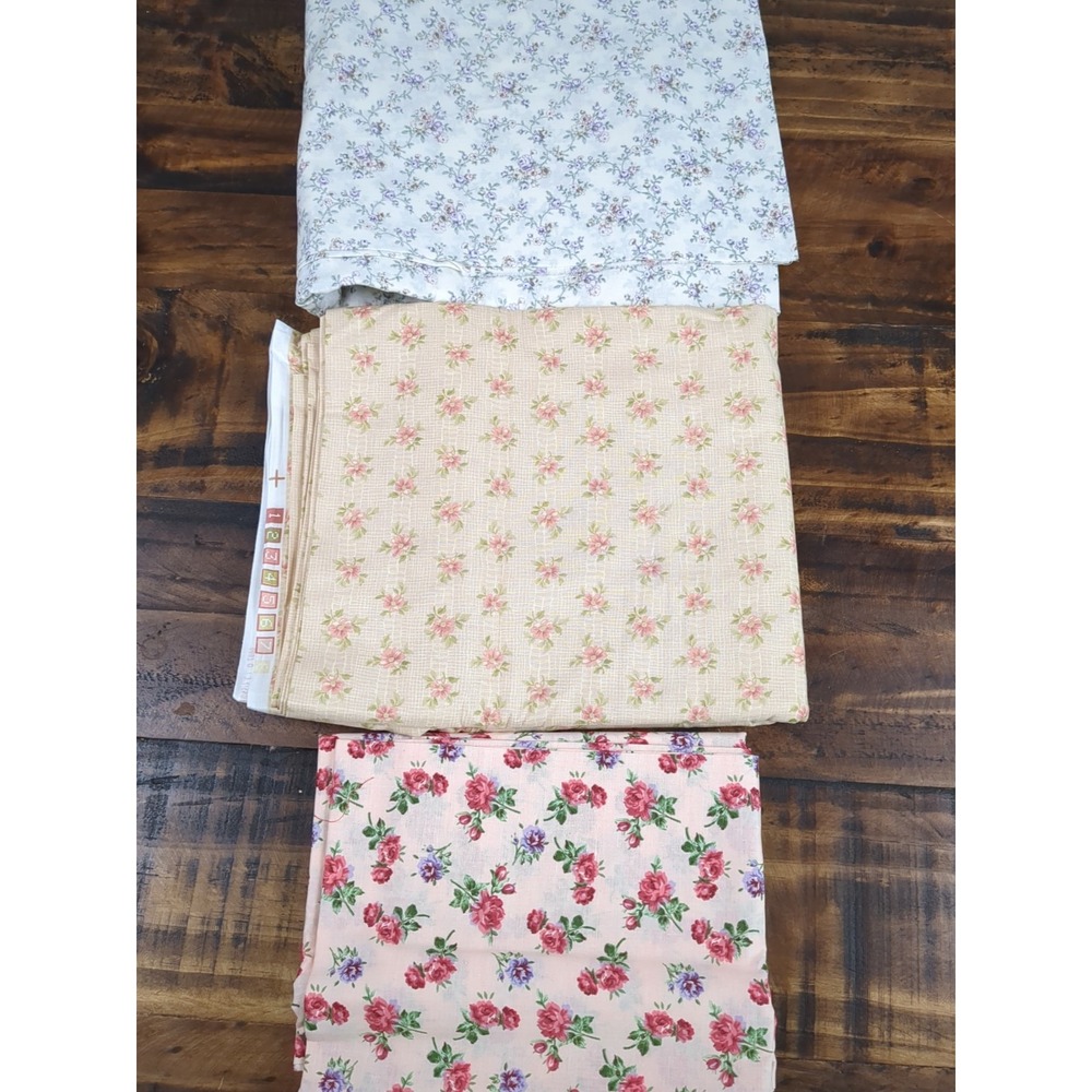 Shades of Pink and White Floral‎ Fabric 2lb 3oz
